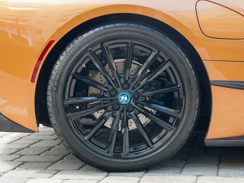 Used 2019 BMW i8 Roadster AWD/4WD image 32