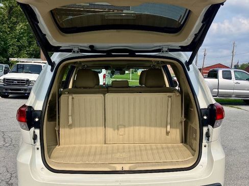Used 2019 Toyota Highlander XLE AWD/4WD image 6