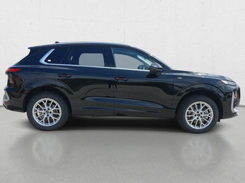 New 2026 Audi Q3 quattro 2.0T AWD/4WD image 4