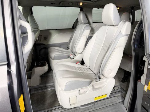 Used 2013 Toyota Sienna Limited w/ Premium Pkg AWD/4WD image 42