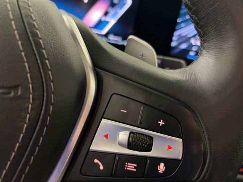 Used 2025 BMW X5 xDrive50e image 27