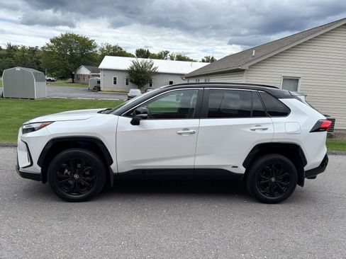 Used 2024 Toyota RAV4 XSE w/ Weather Package AWD/4WD image 7