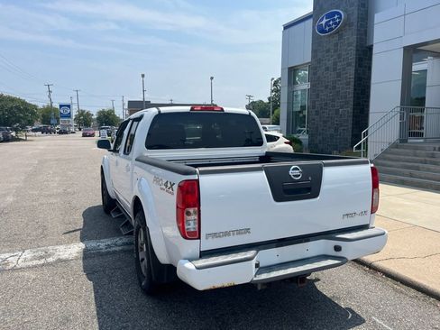 Used 2011 Nissan Frontier PRO-4X AWD/4WD image 6