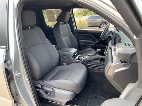 Used 2025 Toyota Tacoma SR5 AWD/4WD image 22