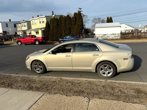 Used 2010 Chevrolet Malibu LT w/ Power Convenience Package image 10