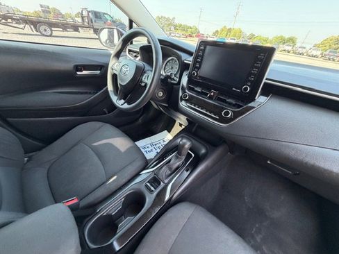 Used 2021 Toyota Corolla LE FWD image 8