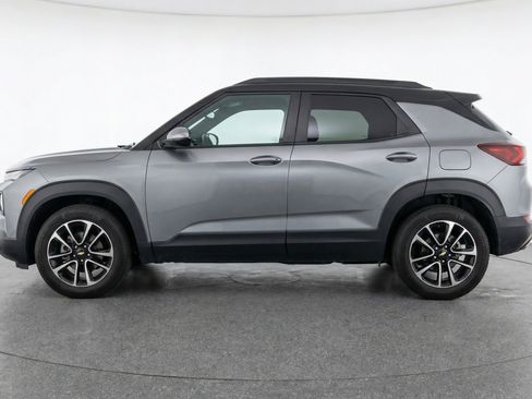 Used 2025 Chevrolet TrailBlazer LT FWD image 5