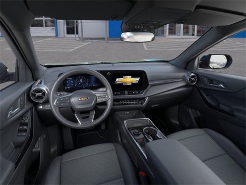 New 2026 Chevrolet Equinox LT w/ Convenience Package II image 15