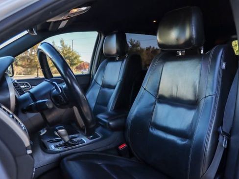 Used 2017 Jeep Grand Cherokee Limited image 14