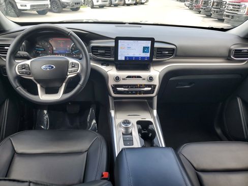 Used 2023 Ford Explorer XLT w/ Equipment Group 202A image 18