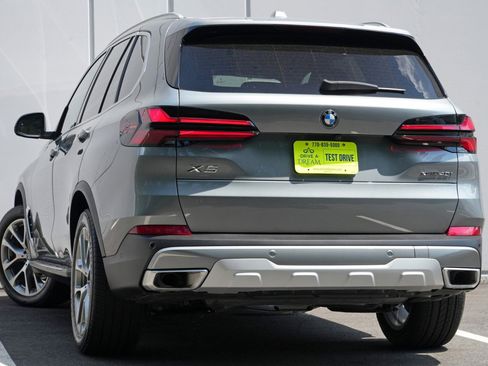 Used 2024 BMW X5 xDrive40i w/ Premium Package AWD/4WD image 6