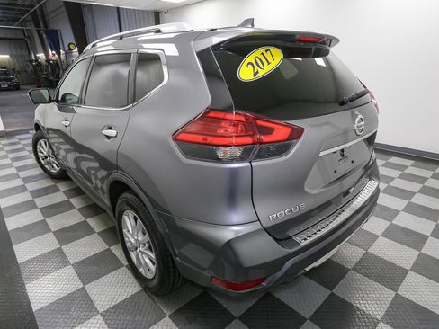 Used 2017 Nissan Rogue SV w/ SV Premium Package AWD/4WD image 9