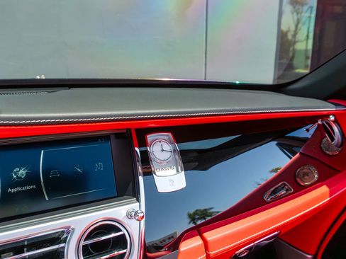 Used 2019 Rolls-Royce Dawn RWD image 79