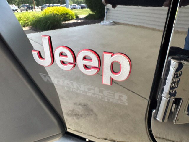 Used 2019 Jeep Wrangler Unlimited Rubicon w/ Dual Top Group AWD/4WD image 36