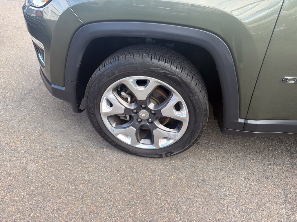 Used 2018 Jeep Compass Limited w/ Navigation Group AWD/4WD image 29