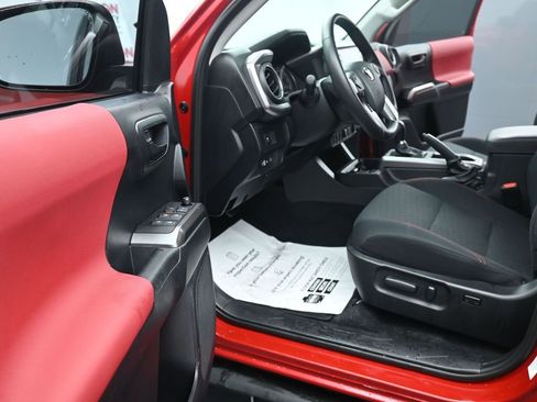 Used 2020 Toyota Tacoma SR5 image 17