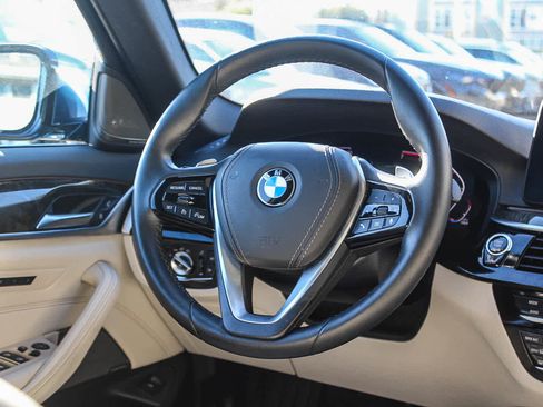 Certified 2023 BMW 530i w/ Premium Package image 15