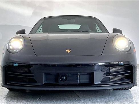 Used 2025 Porsche 911 Carrera RWD image 3