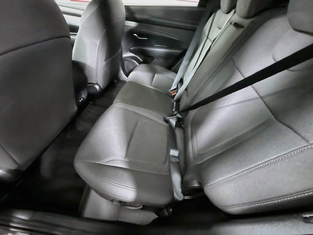 Used 2025 Hyundai Tucson SE FWD image 28