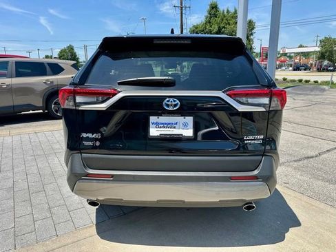 Used 2019 Toyota RAV4 Limited AWD/4WD image 5