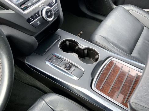 Used 2018 Acura MDX SH-AWD image 17