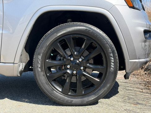 Used 2019 Jeep Grand Cherokee Altitude image 35