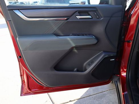 New 2025 GMC Acadia AT4 w/ Super Cruise Package image 10