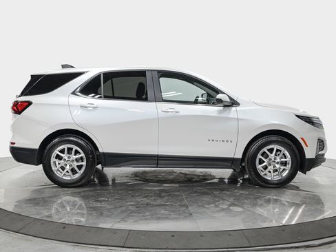 Used 2024 Chevrolet Equinox LT AWD/4WD image 8