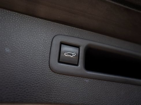 Used 2020 Toyota Highlander Limited AWD/4WD image 43