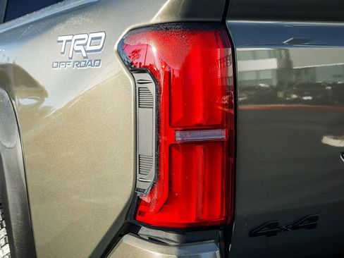 Used 2025 Toyota Tacoma TRD Off-Road image 9
