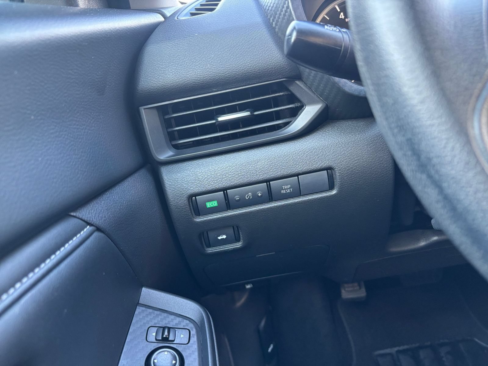 Used 2025 Nissan Sentra S FWD image 31