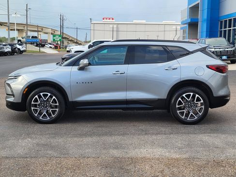 Used 2025 Chevrolet Blazer RS image 2
