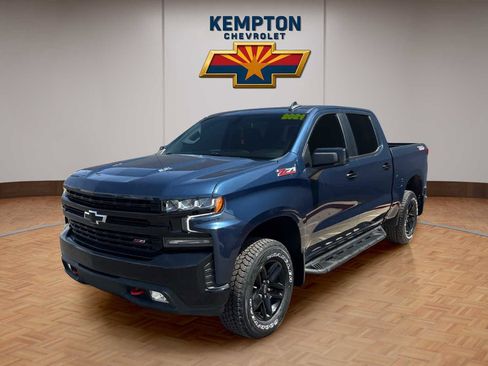 Used 2021 Chevrolet Silverado 1500 LT Trail Boss w/ Convenience Package II image 2
