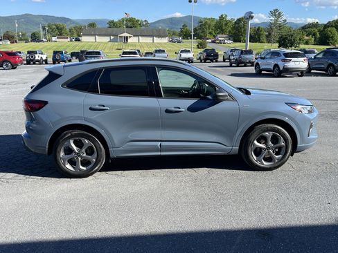 Used 2024 Ford Escape ST-Line w/ Tech Pack #1 AWD/4WD image 5