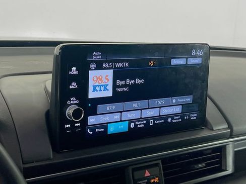 Used 2025 Honda Pilot EX-L image 13
