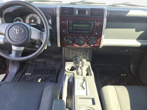 Used 2007 Toyota FJ Cruiser Base image 10