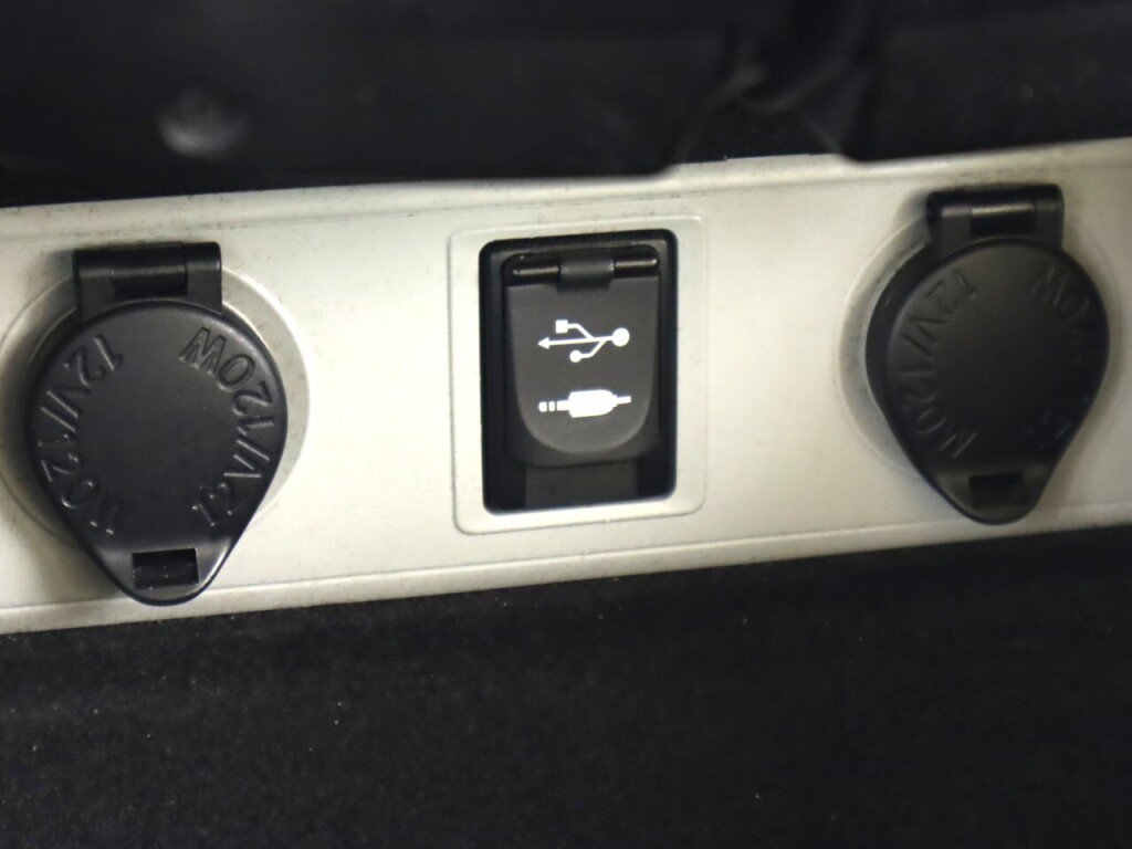 Used 2015 Toyota Avalon Limited FWD image 23