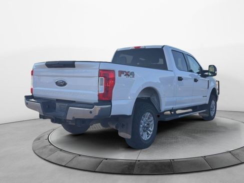 Used 2019 Ford F250 XLT w/ XLT Value Package AWD/4WD image 3