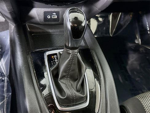 Certified 2020 Nissan Rogue Sport SV image 10