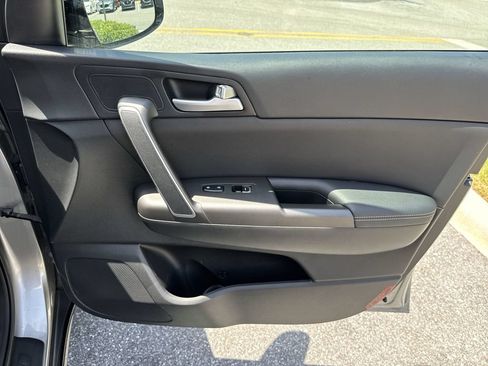 Used 2022 Kia Sportage Nightfall Edition FWD image 43