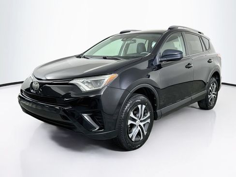 Used 2017 Toyota RAV4 LE FWD image 1