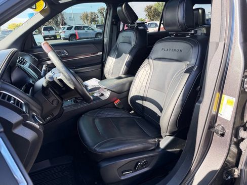 Used 2018 Ford Explorer Platinum AWD/4WD image 17
