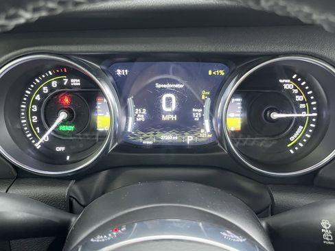 Used 2023 Jeep Wrangler Unlimited Sahara w/ Cold Weather Group image 24