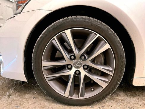 Used 2018 Lexus IS 300 AWD image 8