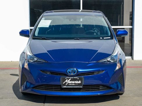 Used 2017 Toyota Prius Four image 6