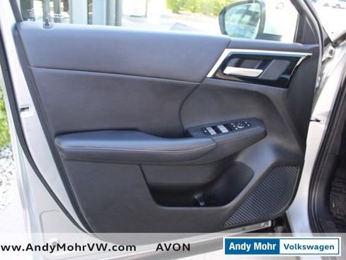 Used 2023 Mitsubishi Outlander SE AWD/4WD image 15
