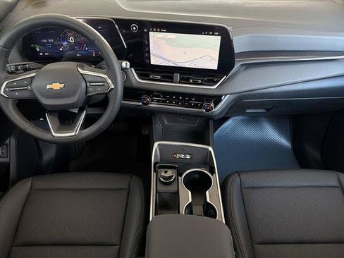 New 2026 Chevrolet Equinox LT w/ Convenience Package II FWD image 15