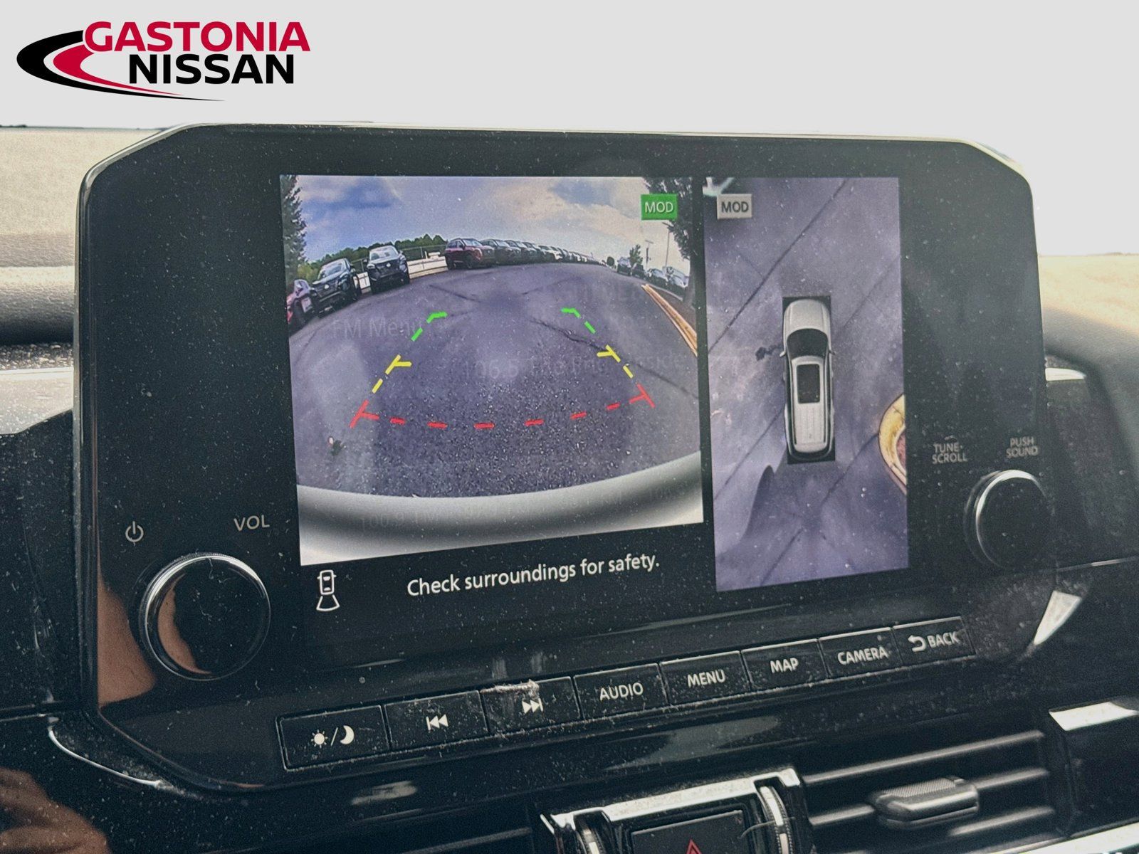 Used 2022 Nissan Pathfinder SL w/ Lighting Package (N92) FWD image 18