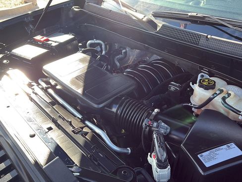 Used 2021 Chevrolet Silverado 1500 LT image 10