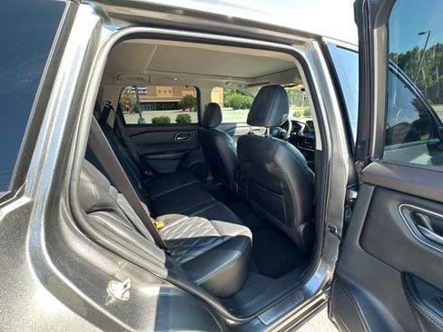 Used 2021 Nissan Rogue Platinum AWD/4WD image 17